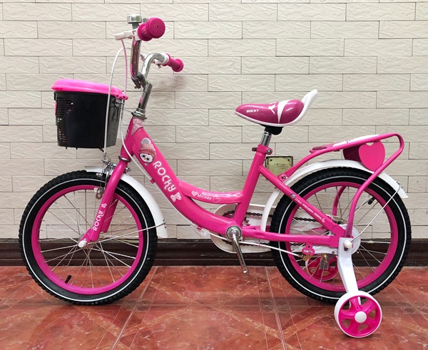 Xe đạp trẻ em Rocky Nữ: Sắm ngay chiếc xe đạp Rocky Nữ cho bé yêu của bạn để cùng nhau khám phá thế giới xung quanh. Với thiết kế trẻ trung, năng động và đầy màu sắc, chiếc xe này sẽ đem lại cho bé cảm giác thoải mái khi đi du lịch hoặc đến trường.