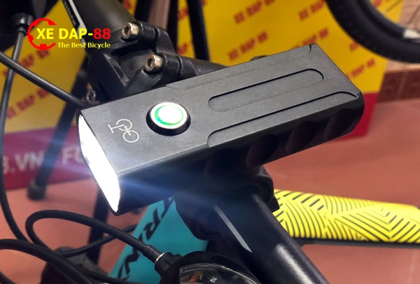 Đèn pin xe đạp